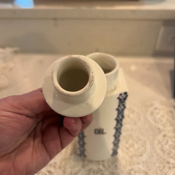 Set of 2  Dek 1623 Ges Geschatzt Vinegar and Oil bottles - Picture 8 of 11